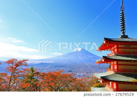 Autumn leaves and Mt. Fuji [Shinagurayama Asama Shrine] 27679529