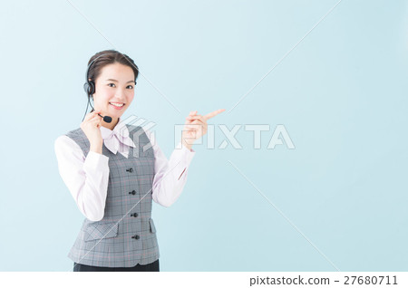 Call center woman (blue background) 27680711