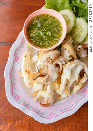 grilled squid 27683719