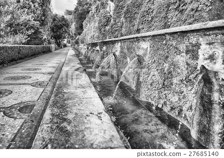 The hundred fountains, Villa d'Este, Tivoli, Italy 27685140