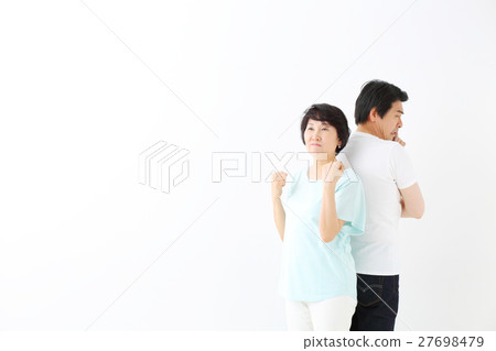 A mature couple fighting A mature couple fighting 27698479