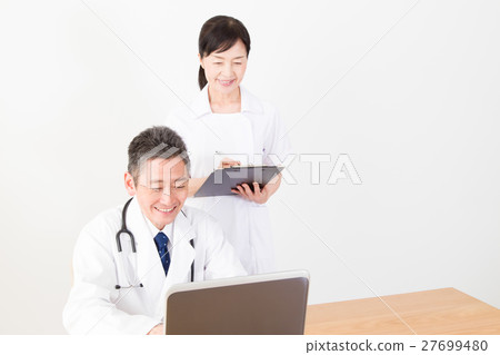 Doctors and nurses Doctors and nurses 27699480