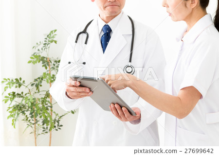Doctors and nurses 27699642