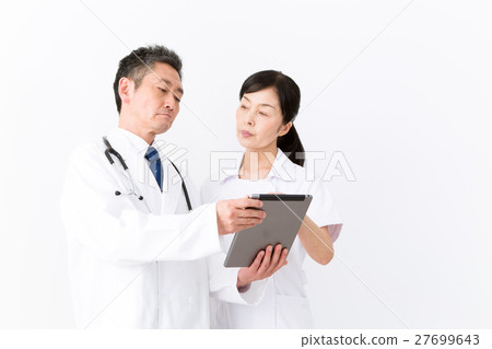 Doctors and nurses 27699643