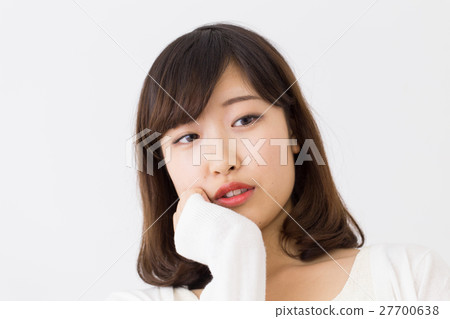 Troubling women Troubling women 27700638