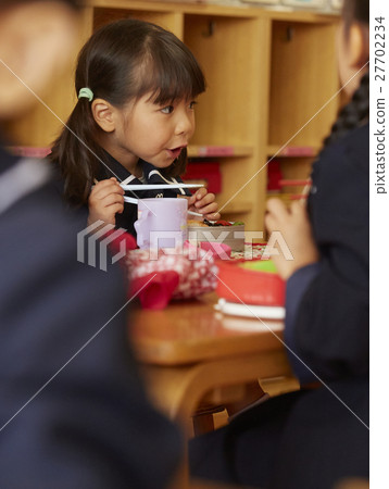Children at lunchtime 27702234
