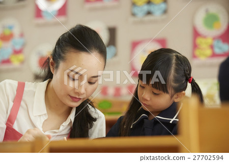 Children in drawing Children in drawing 27702594