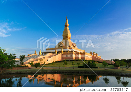 Chedi maha mongkol bua. 27705347