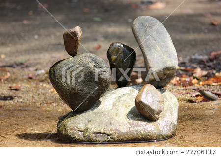 Lock balancing 27706117