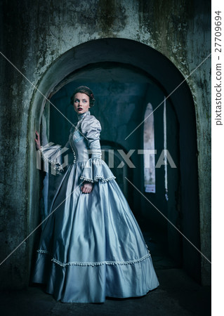 Woman in victorian dress 27709694