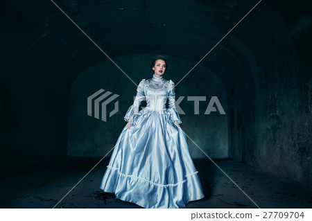 Woman in victorian dress 27709704