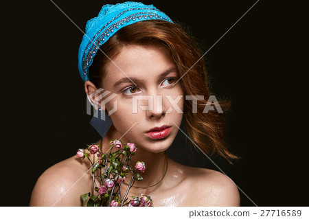 Portrait of the girl with dewy makeup Portrait of the girl with dewy makeup 27716589