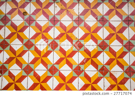 Vintage floor tiles pattern at asian temple Vintage floor tiles pattern at asian temple 27717074