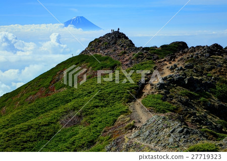 Mt. Fuji seen from Yatsugatake mountains / Yokodake ridgeline Mt. Fuji seen from Yatsugatake mountains / Yokodake ridgeline 27719323
