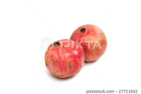 pomegranate fruit isolated pomegranate fruit isolated 27721682