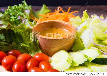 Salad with fresh vegetables Salad with fresh vegetables 27722141