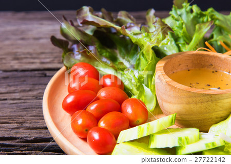Salad with fresh vegetables Salad with fresh vegetables 27722142