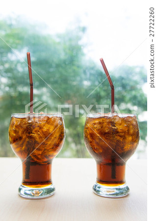 Soft drinks , Sweet, thirst-quenching soft drinks Soft drinks , Sweet, thirst-quenching soft drinks 27722260