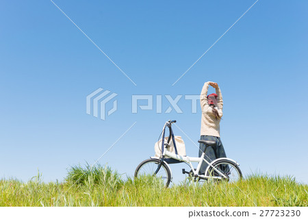 Cycling 27723230