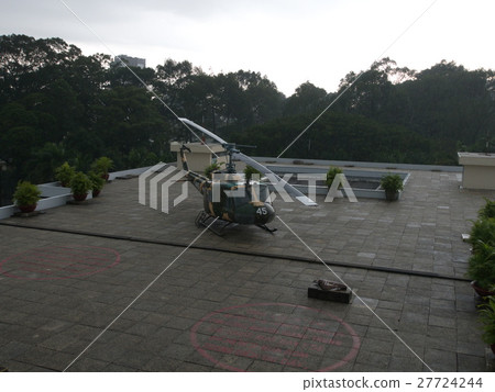 Unification Hall rooftop helicopter (UH - 1 H) Unification Hall rooftop helicopter (UH - 1 H) 27724244