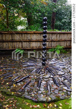 Rock garden Honen-in Temple in Kyoto, Japan Rock garden Honen-in Temple in Kyoto, Japan 27726852