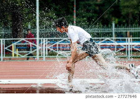 athlete runner steeplechase athlete runner steeplechase 27727646