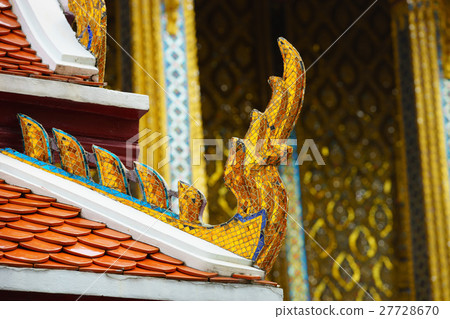 close up on the details of the emerald temple 27728670