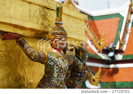 Gian from the famous emerald temple, Bangkok 27728701