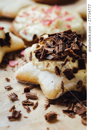 Tasty homemade cookie with chocolate and cream 27734777