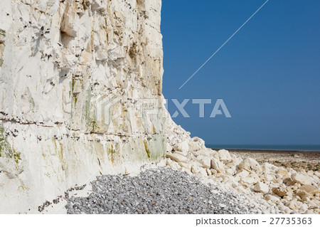 Cliff fall , Seven Sisters, UK Cliff fall , Seven Sisters, UK 27735363