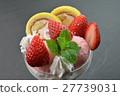 Strawberry and roll cake parfait up 27739031