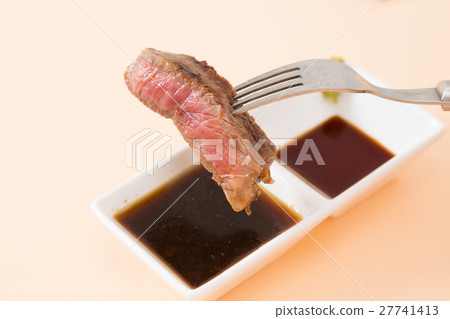 sirloin steak  27741413