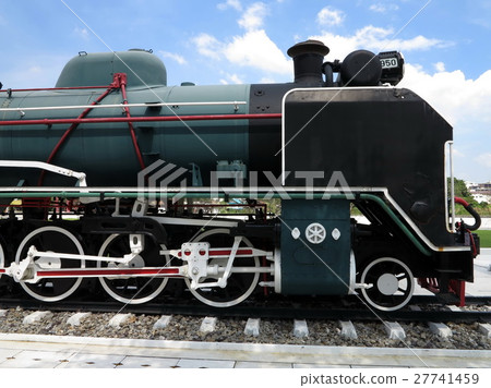 Mikado Steam Locomotive No.950, old Japan train 27741459