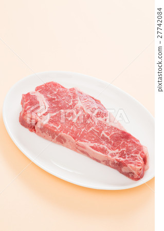 Beef image Sirloin steak meat Beef image Sirloin steak meat 27742084