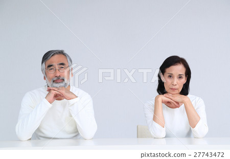 思維的年長夫婦 27743472