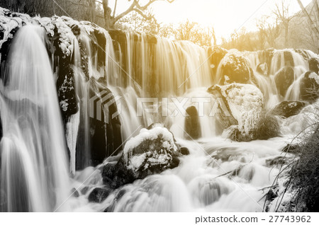 Frozen water fall in Jiuzhaigou, China 27743962