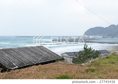 沿日本海的風景在冬天 沿日本海的風景在冬天 27745416
