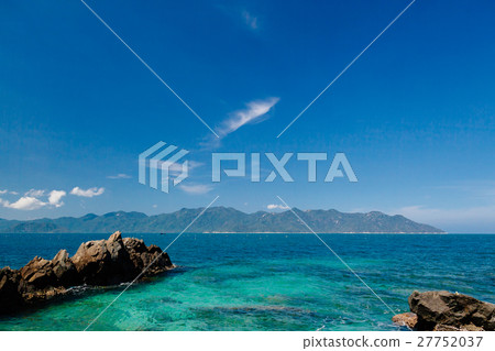 picturesque blue ocean lagoon picturesque blue ocean lagoon 27752037