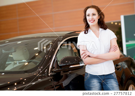 portrait of a young woman 27757812