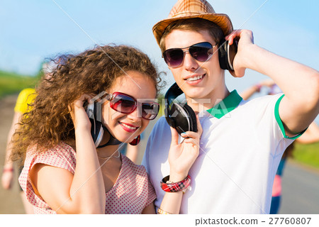 young couple young couple 27760807