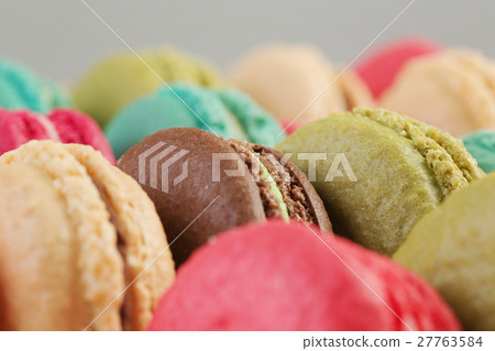 Set of delicious macaroons Set of delicious macaroons 27763584