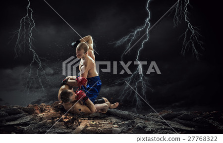 Box fighters trainning outdoor Box fighters trainning outdoor 27768322