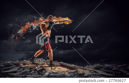 Box fighter trainning outdoor 27768627