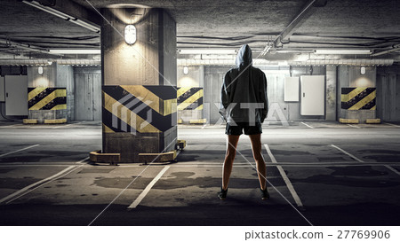 Young boxer woman Young boxer woman 27769906