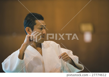 空手道 空的手 男人 27774612