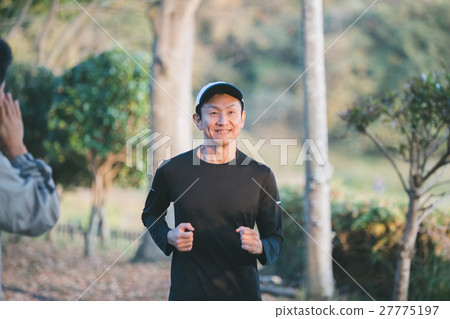 慢跑 中老年人 男人 27775197