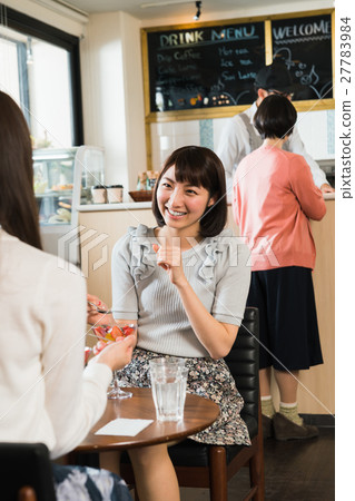 一家咖啡館 27783984