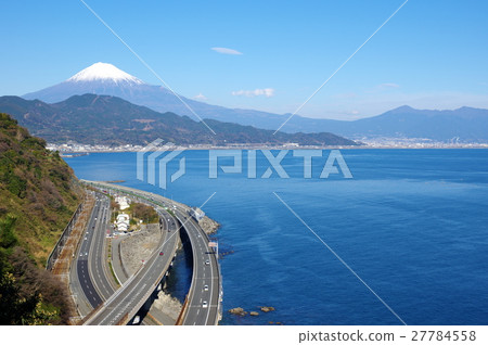 View of Mt.Fuji in clear winter weather from Satta Pass (Shimizu Ward, Shizuoka City) 27784558