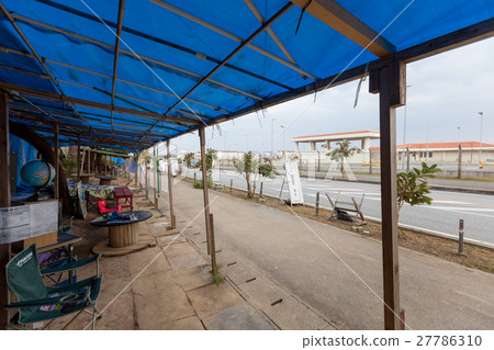 Henoko坐在帳篷裡 27786310