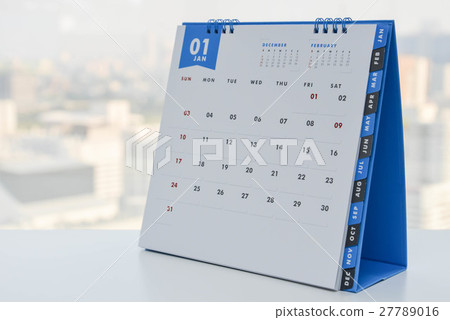 Close up - Calendar of January on the white table Close up - Calendar of January on the white table 27789016